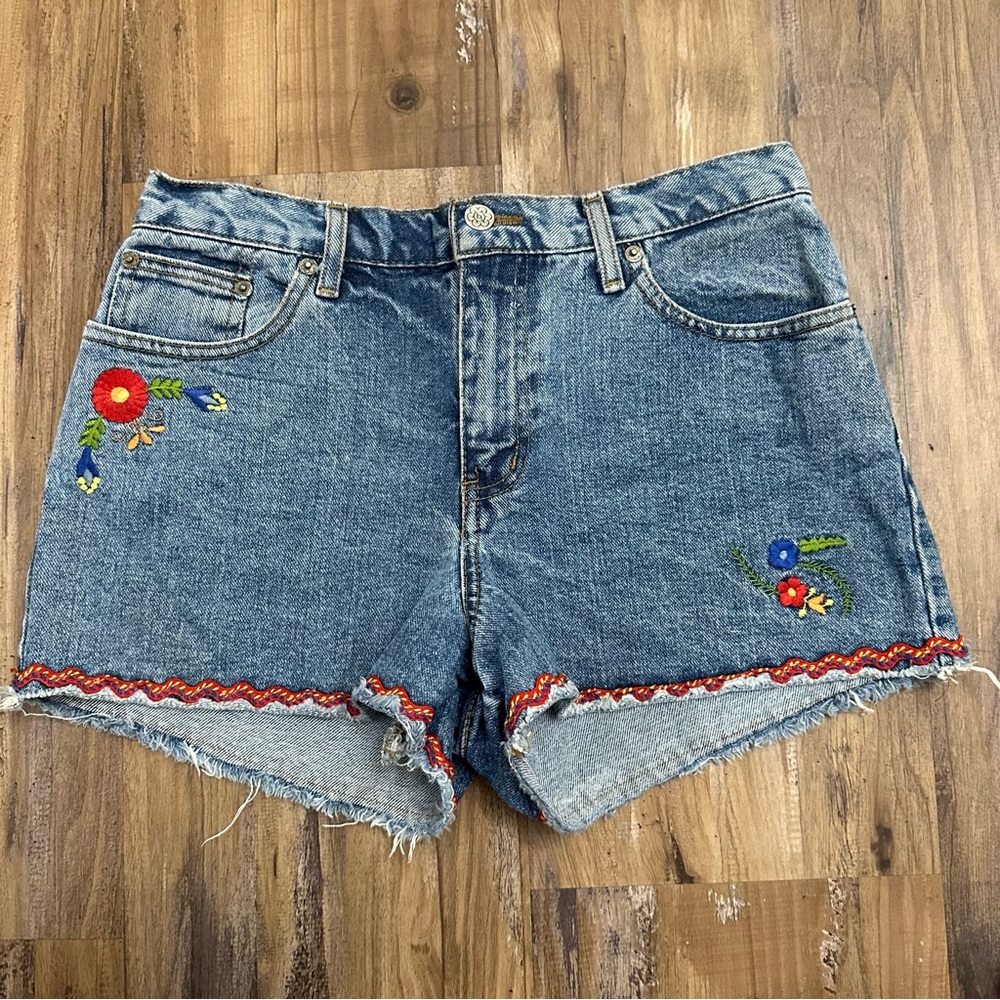 VTG Y2K 2000s Colorful Floral Embroidered High Rise Blue Jean Denim Shorts